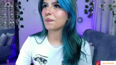 blue_kittenn online show from May 26, 4:01 am