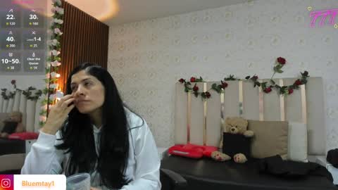 blue_tay1 online show from March 30, 11:54 am