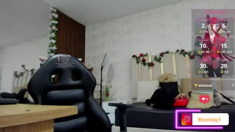 blue_tay1 online show from April 6, 11:33 am