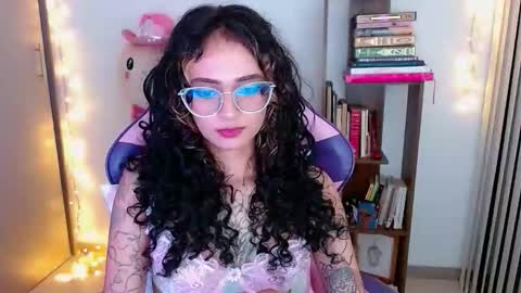 Im Abril .. Nice to meet you  thumb up me please its important  INDEPENDENT MODEL online show from February 13, 12:01 am