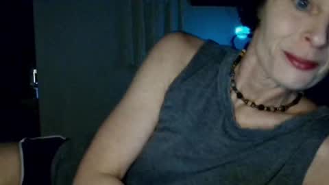 Snapshot of blueeyedlie chatting on February 17, 6:31 am Blueeyedlie online show from February 17, 6:31 am