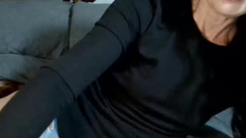 Blueeyedlie online show from March 3, 5:30 pm