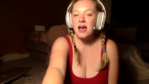 blushing_bonnie online show from June 20, 7:45 am