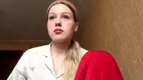 Nina online show from April 7, 8:05 am