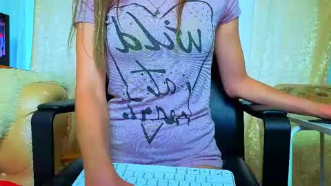 Mia online show from May 24, 3:16 am