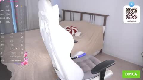 Akemi online show from April 27, 1:52 pm
