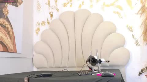 bonieklent online show from May 24, 3:38 am