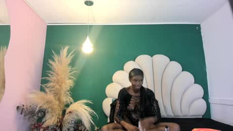 bonieklent online show from December 24, 3:38 am