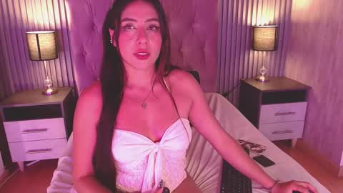 bonnali_lune online show from October 8, 10:58 pm