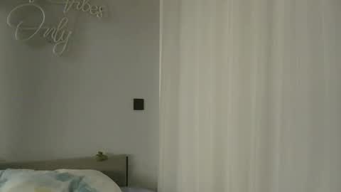 bonne_chance online show from November 8, 10:04 pm