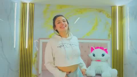 Bonnie  online show from May 11, 7:55 pm