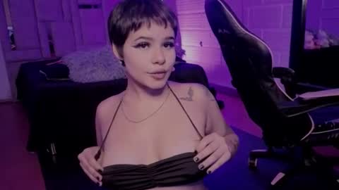 Bonnie Anderson  online show from May 15, 12:49 am