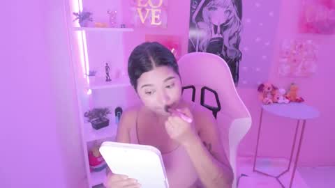 Snapshot of bonnie_benet chatting on February 23, 12:41 pm Bonnie online show from February 23, 12:41 pm