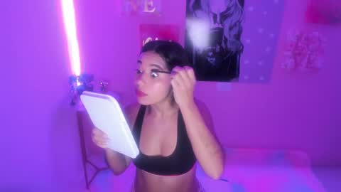 Snapshot of bonnie_benet chatting on January 8, 12:05 pm Bonnie online show from January 8, 12:05 pm