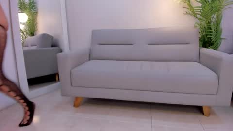 bonnieand_clyde22 online show from May 22, 9:13 pm