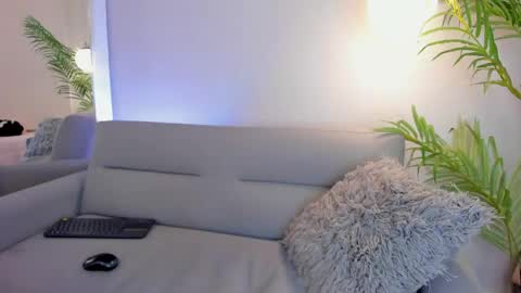 bonnieand_clyde22 online show from May 26, 9:36 pm