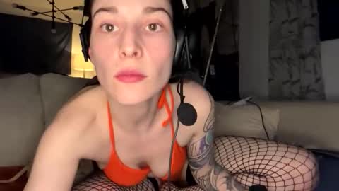 bonniewof online show from April 19, 8:03 am