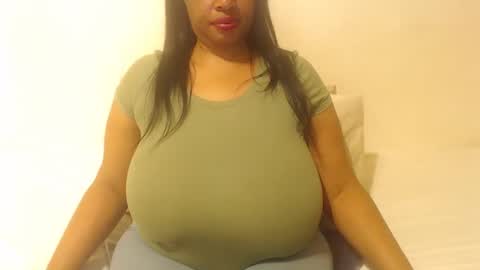 boobyqueen online show from October 18, 6:53 pm