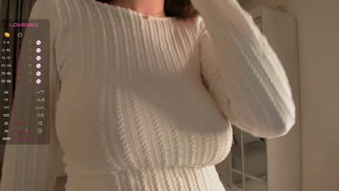 Ella online show from October 3, 7:52 pm