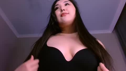 Mona online show from March 10, 1:09 am