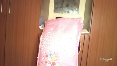 bossetassy online show from May 26, 10:42 pm