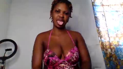 Snapshot of bouncingxxx_ass chatting on October 11, 7:24 am mirabel online show from October 11, 7:24 am