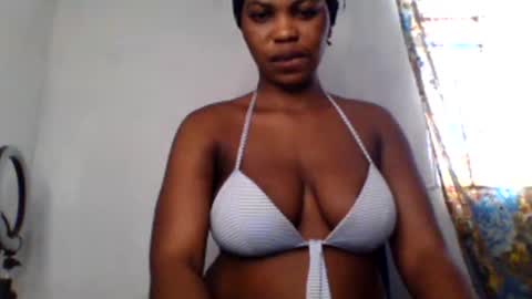 Snapshot of bouncingxxx_ass chatting on September 25, 9:41 am mirabel online show from September 25, 9:41 am