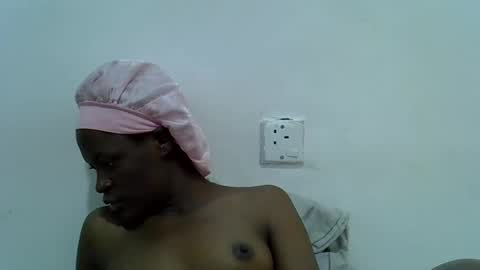 bouncy_vee online show from May 17, 12:48 pm