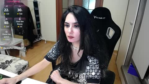 Helen  online show from April 8, 3:25 pm