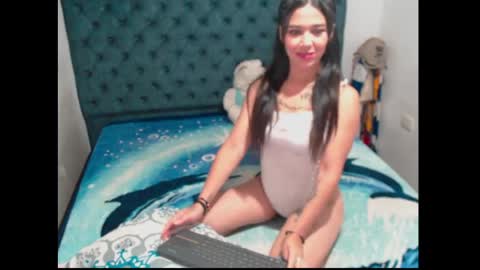 nikky and jeik online show from May 11, 4:04 pm