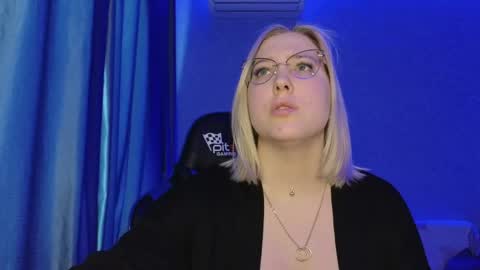 Belle  online show from May 21, 10:02 am