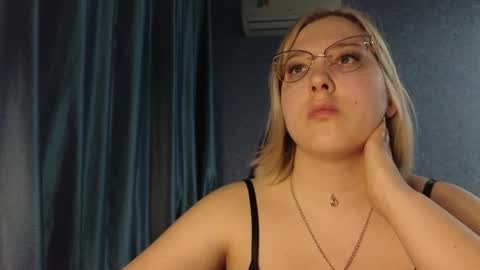 Belle  online show from March 29, 2:05 pm