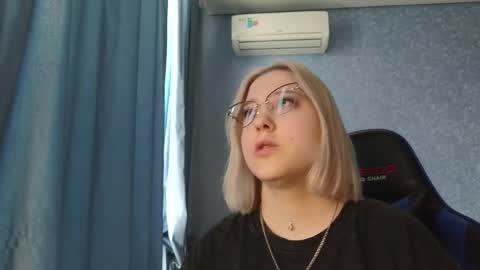 Belle  online show from March 27, 8:26 am