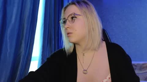 Belle  online show from May 25, 1:21 pm