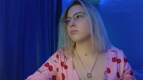 Belle  online show from January 11, 2:11 pm