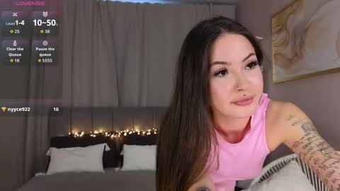 Nikki  dont forget to thumbs up me  online show from May 26, 11:20 am