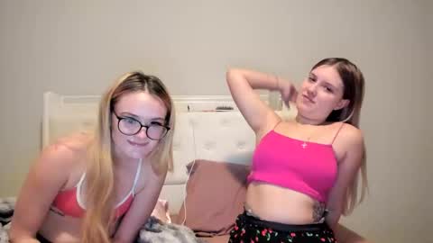 Snapshot of breezybabyy00 chatting on October 27, 9:05 am breezybabyy00 online show from October 27, 9:05 am