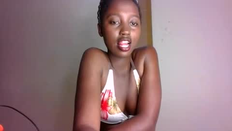 Snapshot of breezykan123 chatting on January 6, 7:45 pm breelia online show from January 6, 7:45 pm
