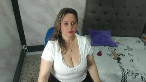 Snapshot of brenda_bigtitis chatting on September 15, 7:10 pm brenda_bigtitis online show from September 15, 7:10 pm