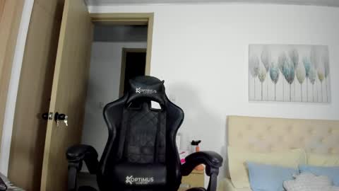 Brenda online show from May 9, 1:29 am
