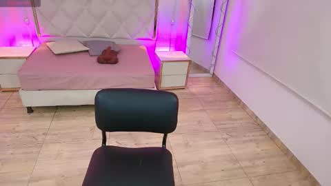 BRENDDA  online show from November 3, 3:32 am