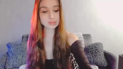 bri_fox online show from May 9, 7:05 pm