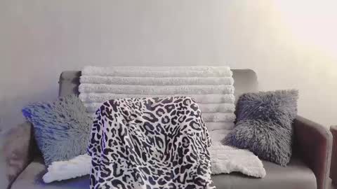 bri_fox online show from May 23, 8:07 pm