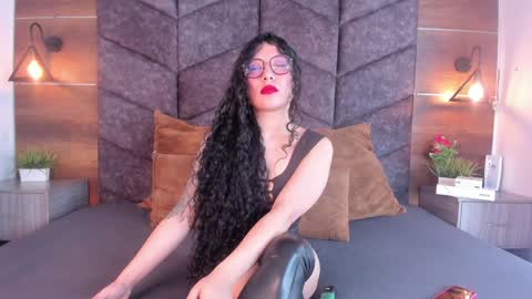 B R I A  online show from December 18, 3:04 am