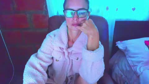 Brianna garnerr online show from May 27, 12:35 pm