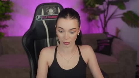 Diamonds Girls online show from May 4, 6:39 am