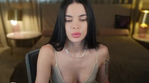 Diamonds Girls online show from May 13, 10:10 am
