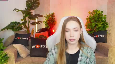 Diamonds Girls online show from December 14, 12:12 pm