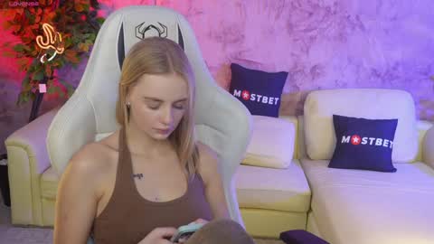 Diamonds Girls online show from December 6, 12:49 pm