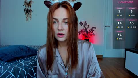 Snapshot of britneyhall chatting on December 23, 8:22 am britneyhall online show from December 23, 8:22 am